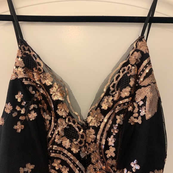 Mini dress - Picture 1 of 4